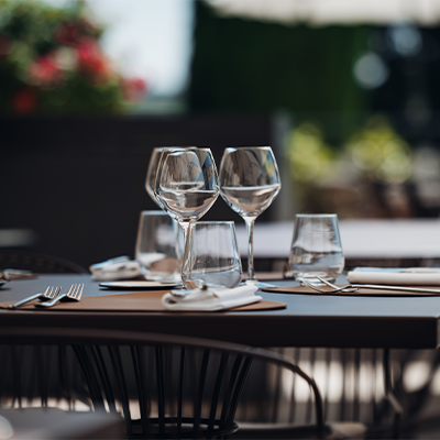 Restaurant - Hostellerie du Château des Fines Roches - Restaurant Châteauneuf-du-pape - Restaurant Chateauneuf du Pape avec terrasse